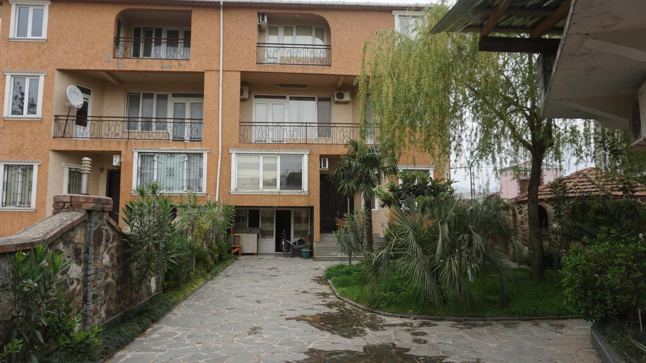 Adlia House- Ardaidardo Hotel Batumi Exterior photo